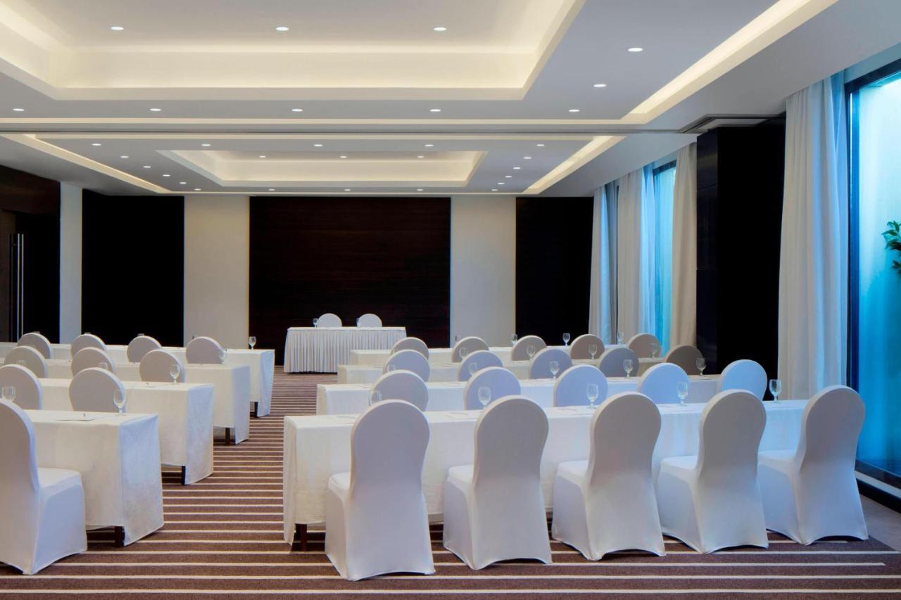 เลอ เมริเดียน ดูไบ โฮเต็ล แอนด์ คอนเฟอเรนซ์ เซ็นเตอร์ Hotel ภายนอก รูปภาพ Meeting room