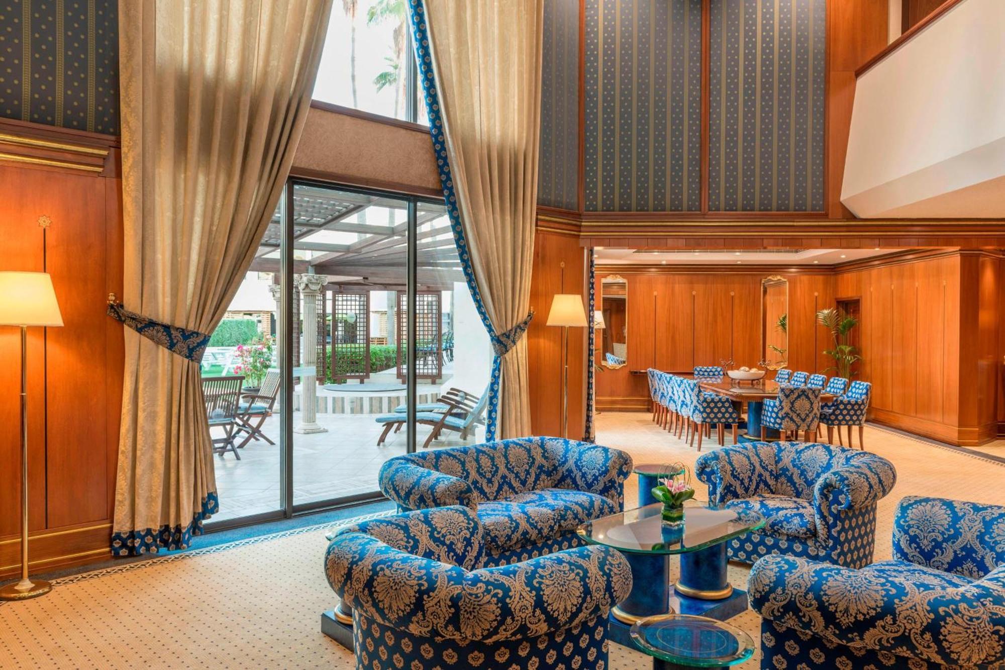 เลอ เมริเดียน ดูไบ โฮเต็ล แอนด์ คอนเฟอเรนซ์ เซ็นเตอร์ Hotel ภายนอก รูปภาพ Lobby