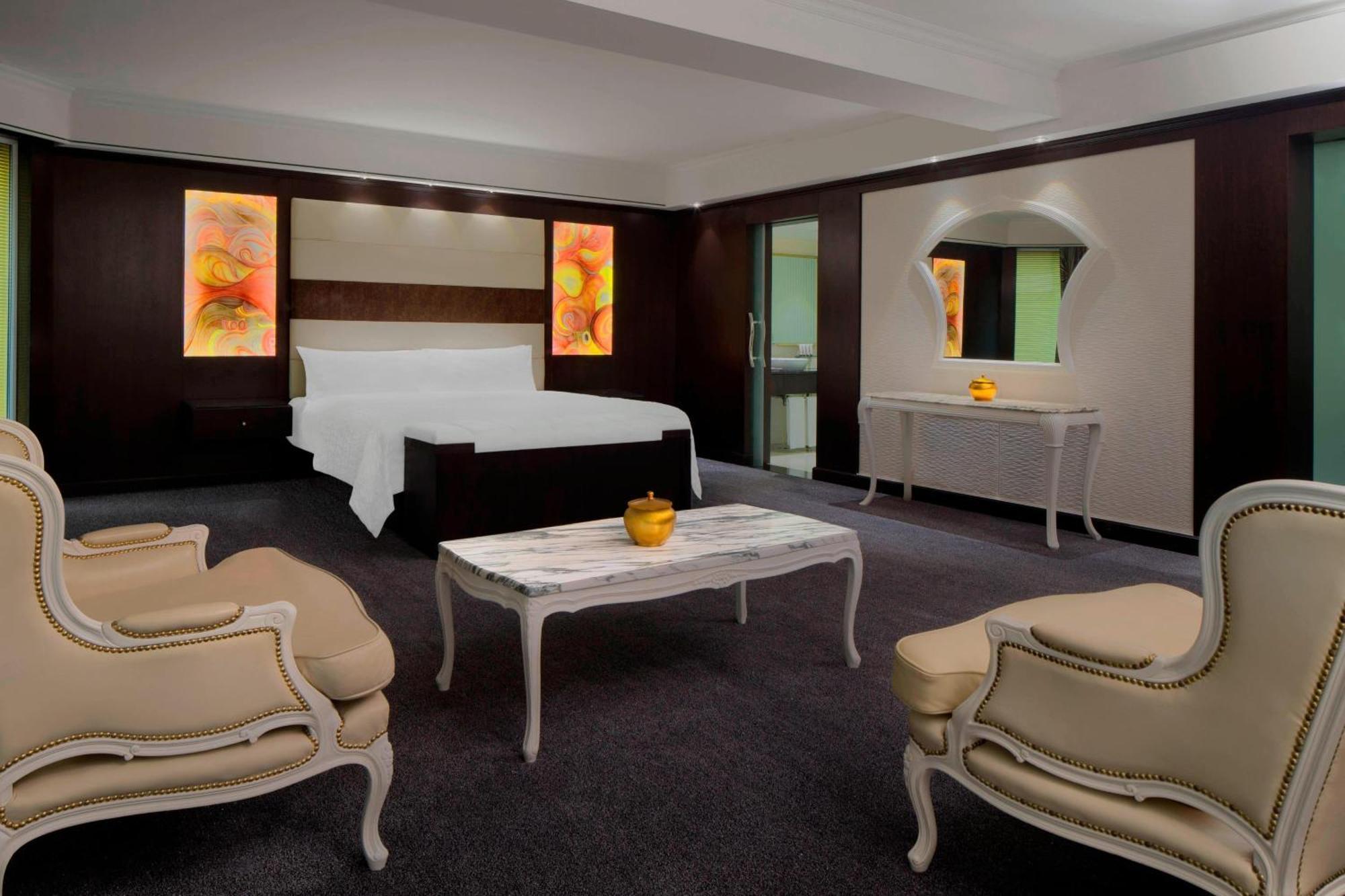 เลอ เมริเดียน ดูไบ โฮเต็ล แอนด์ คอนเฟอเรนซ์ เซ็นเตอร์ Hotel ภายนอก รูปภาพ Suite