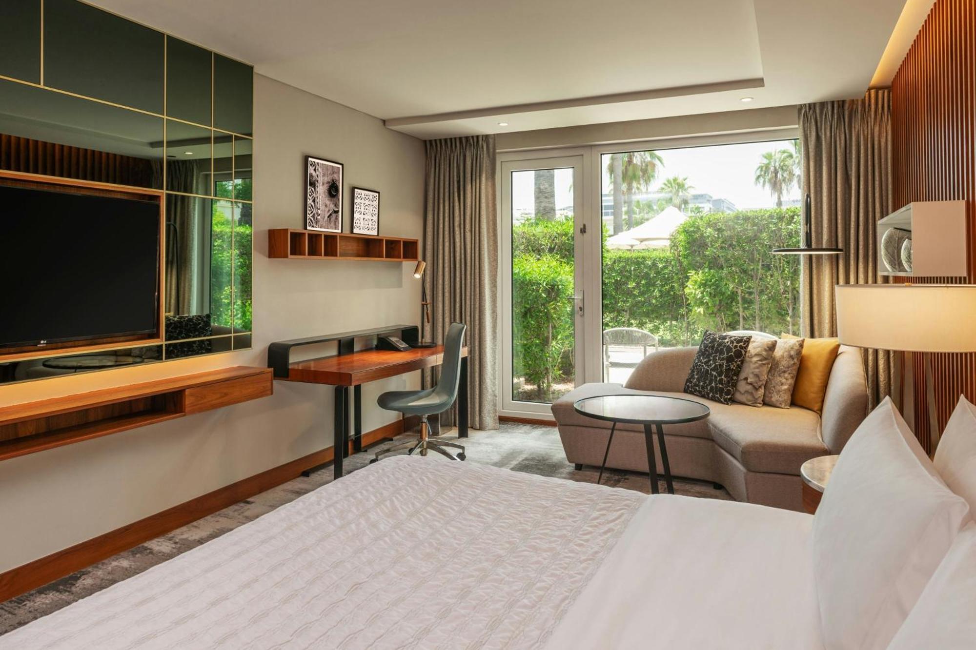 เลอ เมริเดียน ดูไบ โฮเต็ล แอนด์ คอนเฟอเรนซ์ เซ็นเตอร์ Hotel ภายนอก รูปภาพ Deluxe Room