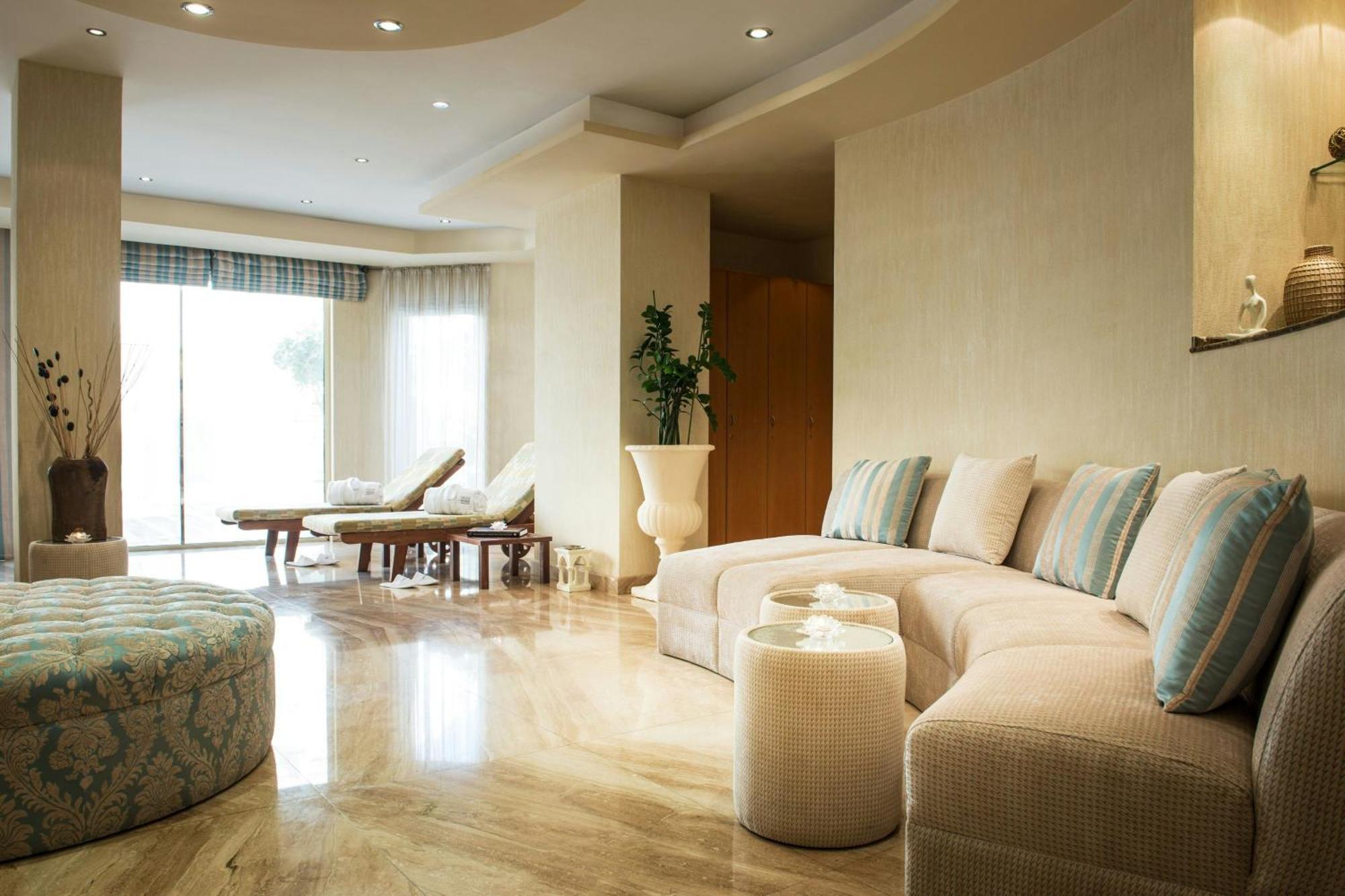 เลอ เมริเดียน ดูไบ โฮเต็ล แอนด์ คอนเฟอเรนซ์ เซ็นเตอร์ Hotel ภายนอก รูปภาพ