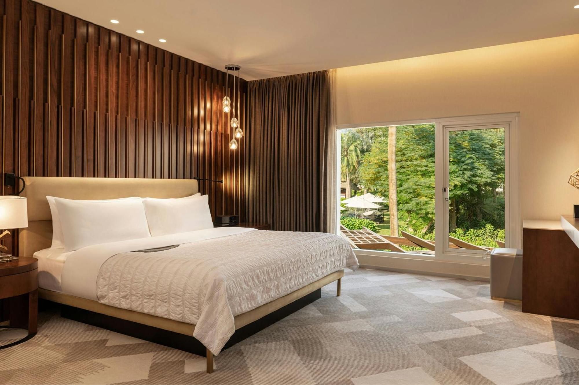 เลอ เมริเดียน ดูไบ โฮเต็ล แอนด์ คอนเฟอเรนซ์ เซ็นเตอร์ Hotel ภายนอก รูปภาพ
